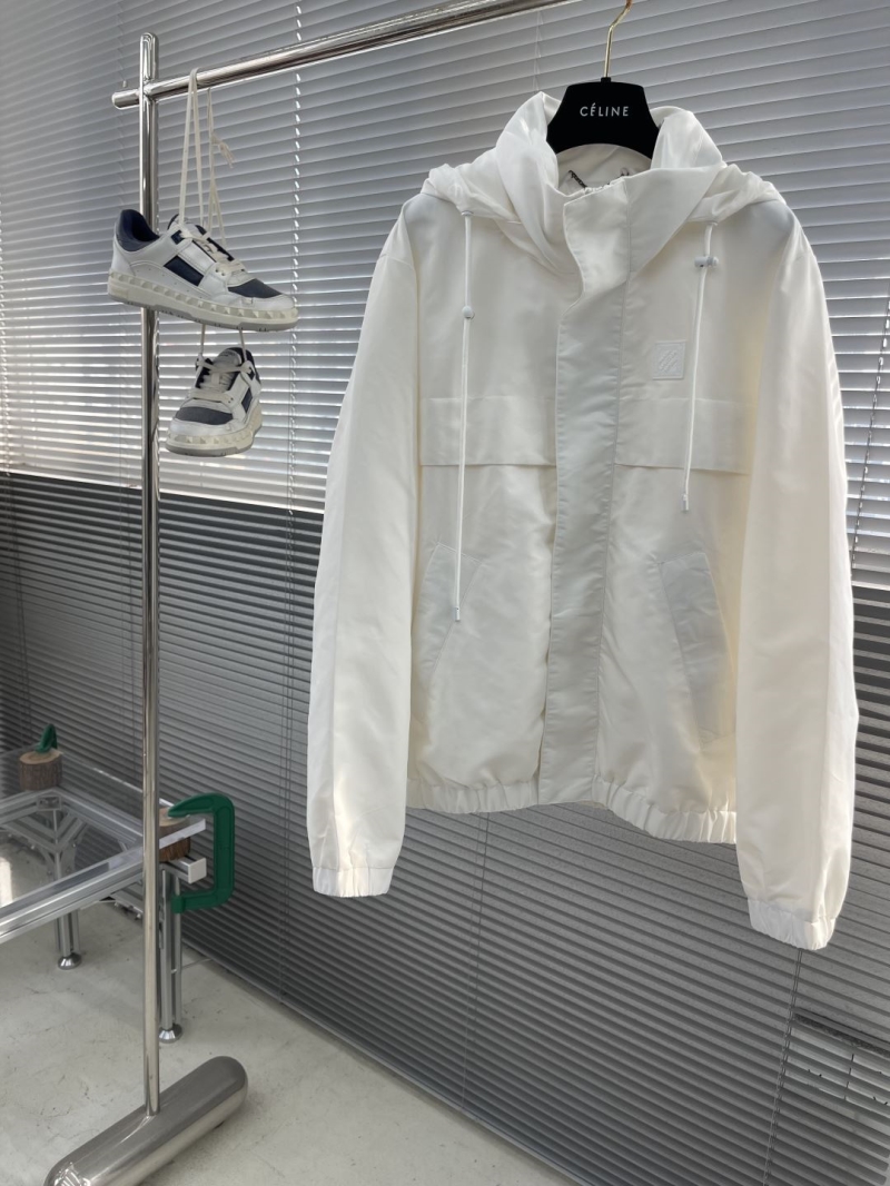 l0vis Vvtt0n outwear